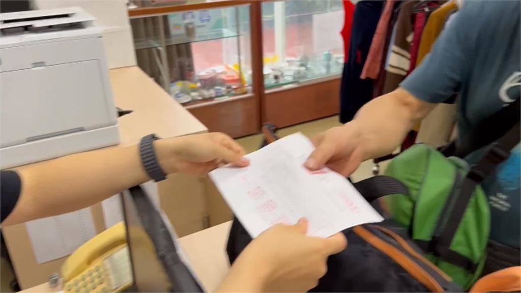 台中「二手物銀行」嗶嗶卡　回收舊物秤重積點變現金