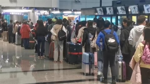 出國帶壓縮袋「空間多1倍」卻超後悔！他揭行李箱慘況爆共鳴：邊走邊罵自己