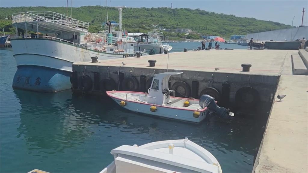 小琉球漁港"機車墜海" 遊客疑為鑽小通道不慎落海