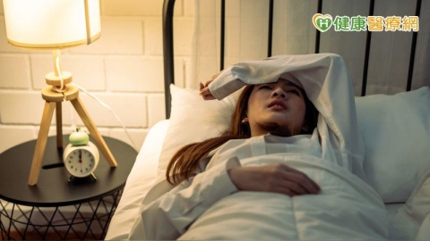 癌症年輕化成趨勢！研究：睡眠品質不佳可能與罹癌風險有關　專家推測3原因