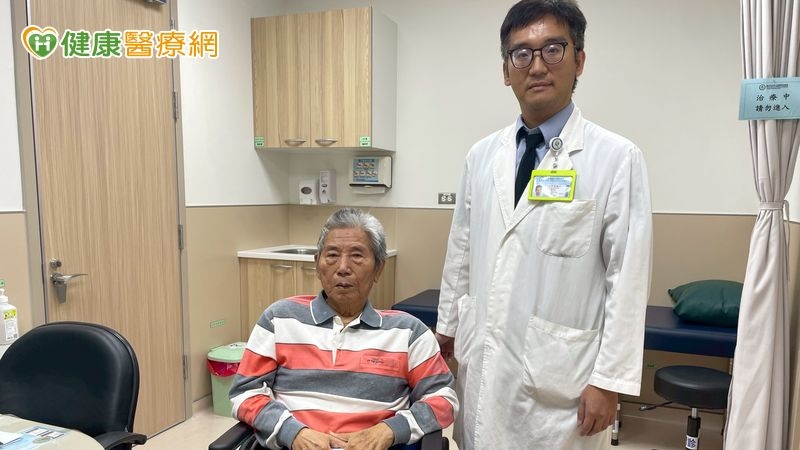  長輩不喝水後果多嚴重？醫示警：恐急性腎衰竭