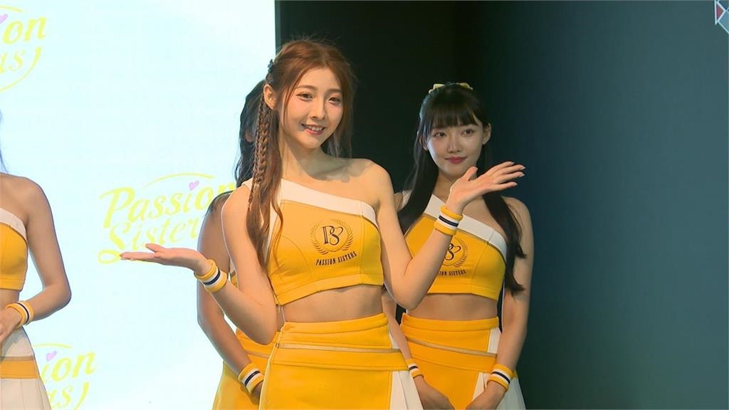 割頸「狂粉阿北」不只愛汶汶!私帳遭挖猛標註「3啦啦隊女神」喊:見一次放一次