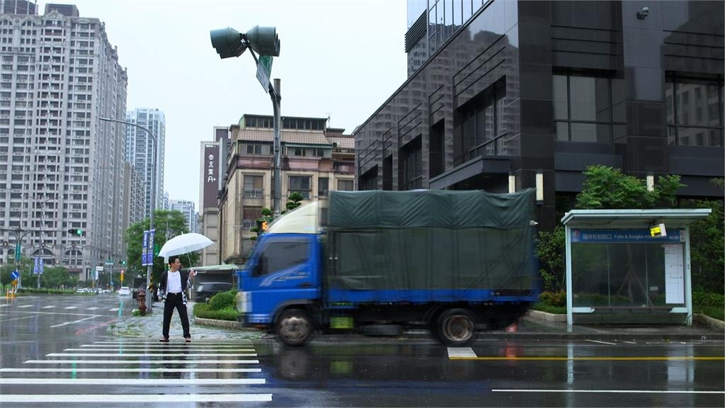《豆腐媽媽》王耿豪遭貨車撞飛生死未卜!為逼真吐血「濃縮血漿灌鼻」敬業演出
