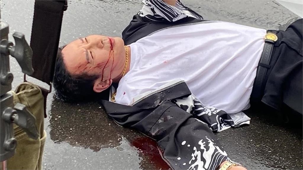 《豆腐媽媽》王耿豪遭貨車撞飛生死未卜!為逼真吐血「濃縮血漿灌鼻」敬業演出