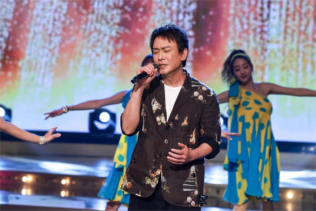 母子團圓!硬底子演員王識賢當年下跪被用藤條打 白冰冰都「真打」