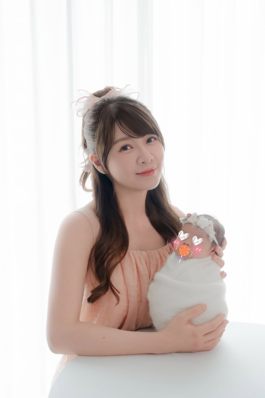謝京穎甜曬「雙胞胎女兒」滿月寫真！網驚呼「狀態太好」敲碗回歸時間曝光