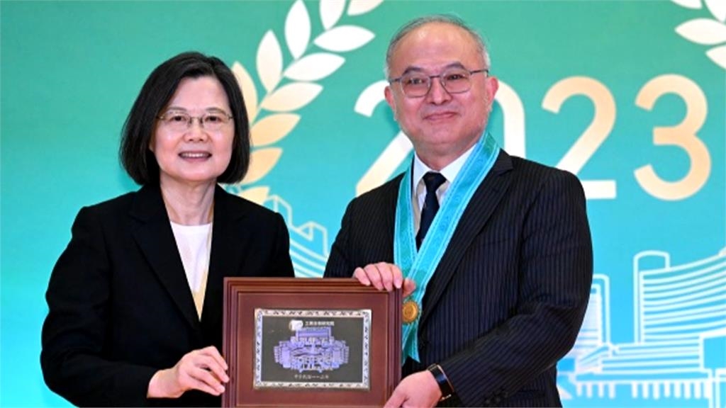 台大醫學院長吳明賢家中OHCA!台大醫院全力救治