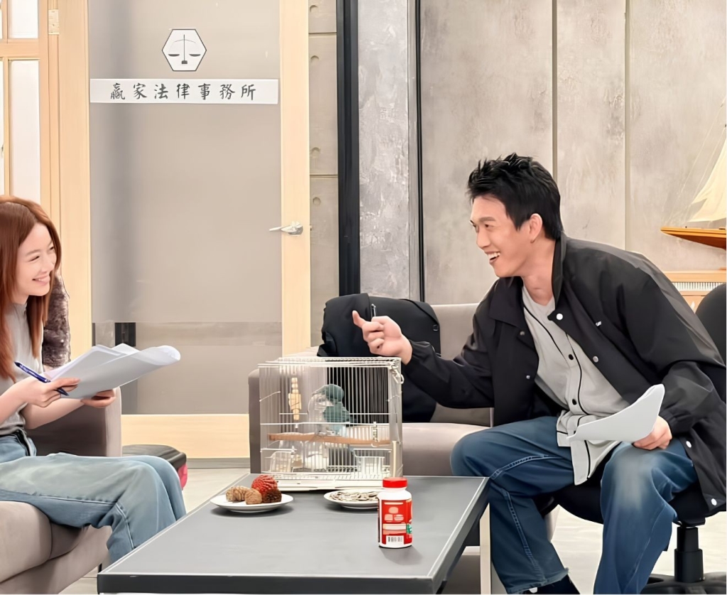 《豆腐媽媽》凡慧CP戲外大崩壞！黃尚禾慘變程雅晨「人肉腳踏墊」超萌互動笑翻網