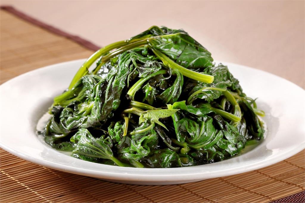 快新聞/市場一斤賣25!鼎泰豐「這道平民青菜」飆350元 網驚:情侶吃會吵架