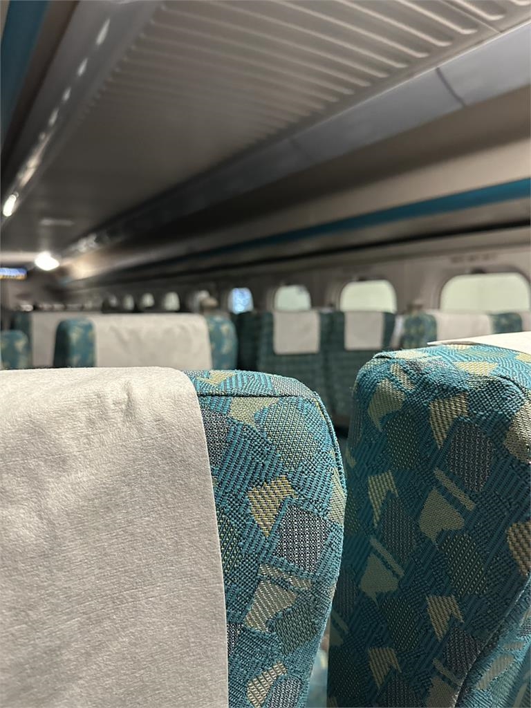 快新聞／乘客驚魂！高鐵4列車深夜斷電卡在半路　車廂一片漆黑　