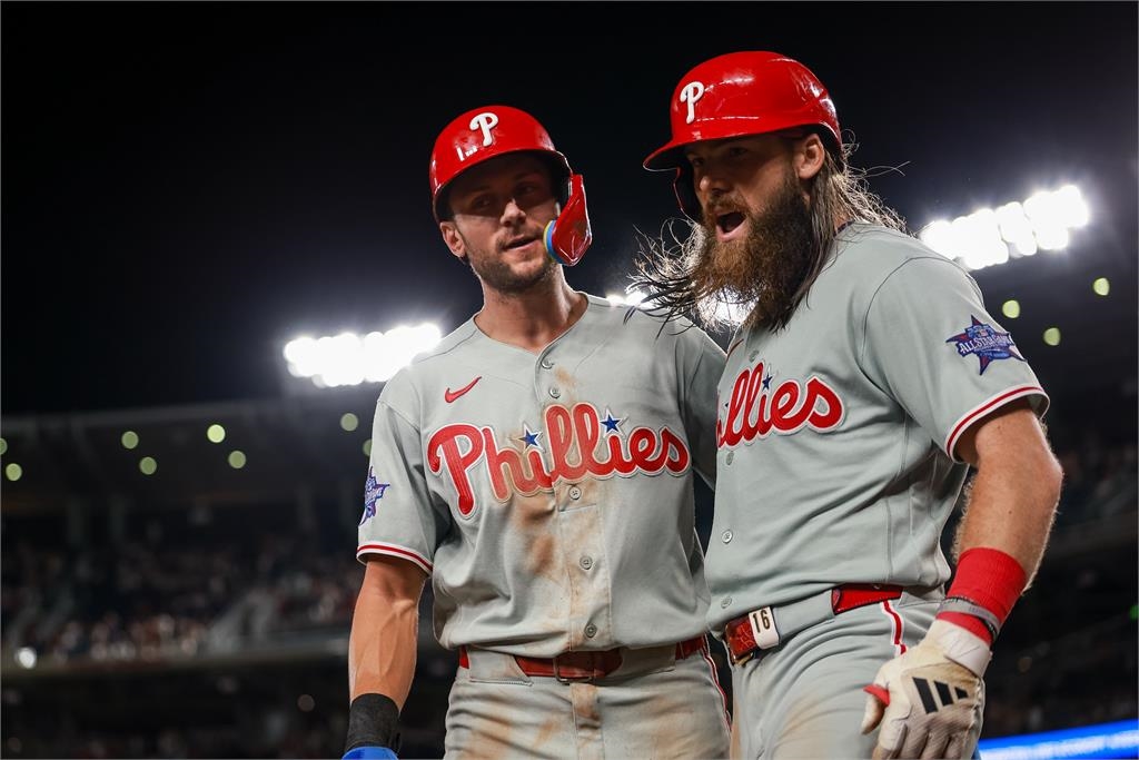 MLB(影)/最後一好球還是沒放棄!費城人9局上演8分大逆轉 國民主場球迷看傻眼