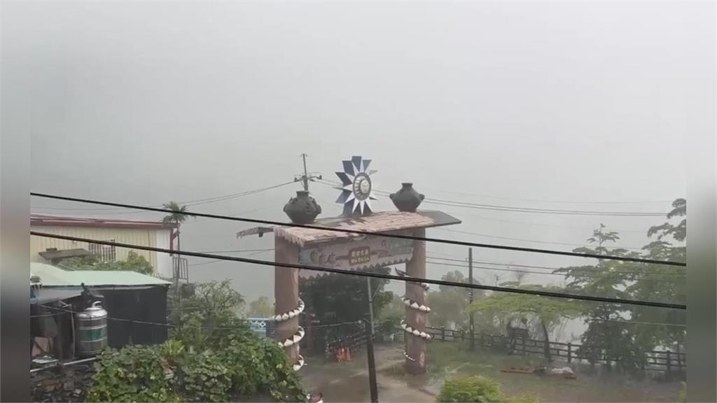 最新／南部豪雨狂襲！屏東縣今日下午2時起「全縣停班停課」