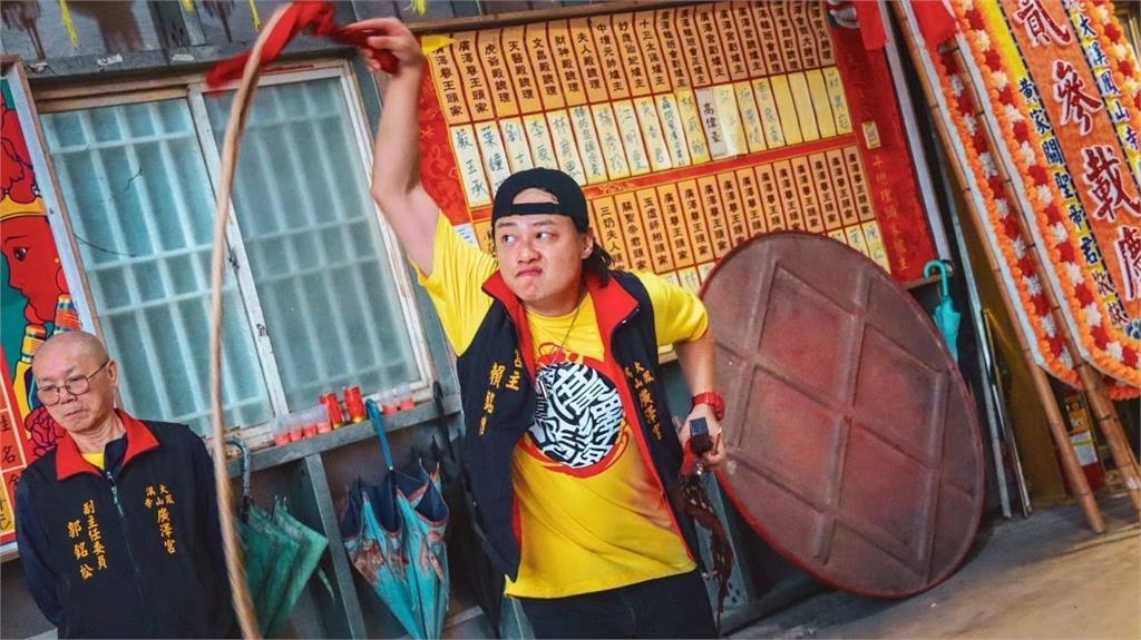 尬電師父自稱玉皇大帝…搖滾宮主嗆爆：想成神先去X！14年不當乩身原因曝