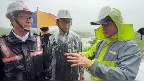 大豪雨開炸高雄！陳其邁赴旗山視察　里長大讚一事：謝謝市長建設