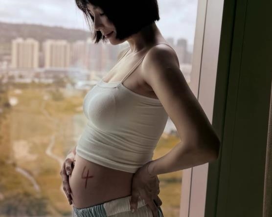 湘瑩懷雙胞胎滿4個月！孕期近況曝光　甜吐當媽心境：身材走樣沒在怕