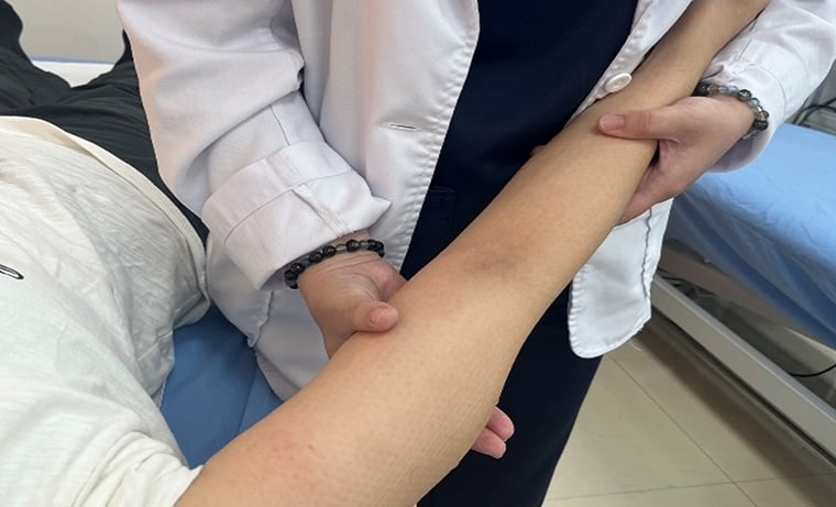 乳癌術後手腫痛？ 醫揭「淋巴水腫」與一般水腫大不同