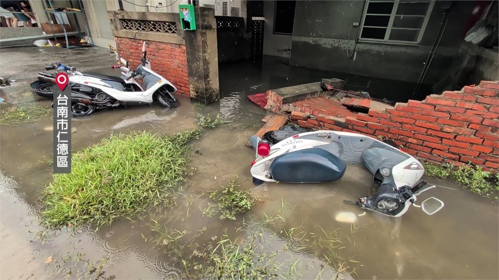 水淹台南仁德！派出所遇水劫　駕訓班車輛泡水