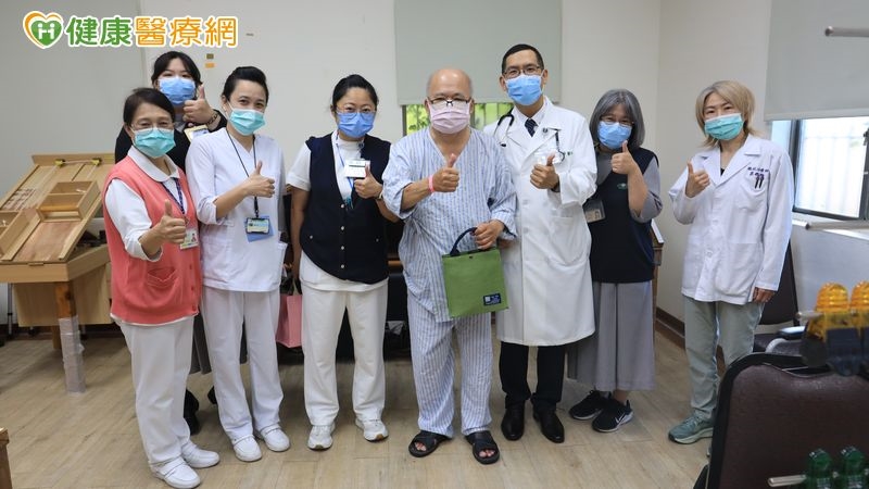 79歲翁從臥床到「扛助行器」急性後期照護助重拾行動力