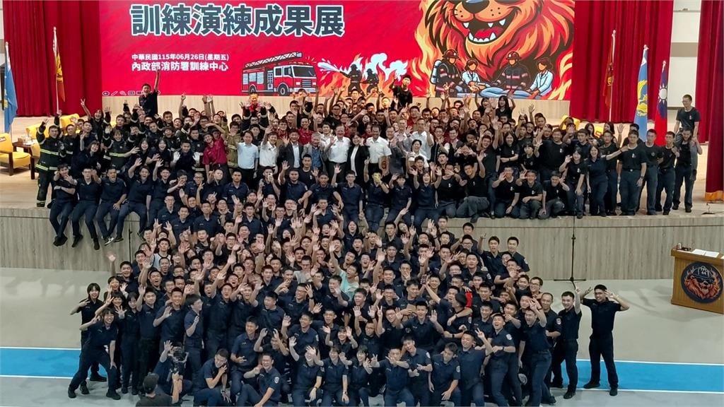 300天的蛻變！19歲青澀警專生將成為準消防員　家長：孩子真的長大了