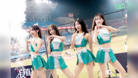 啦啦隊/洋基女孩登樂天棒球場!高挑身形成嬌點 最難忘香汗淋漓全身濕