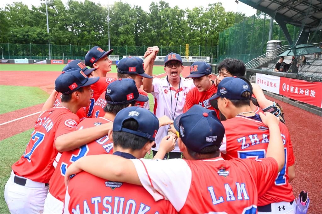 棒球／香港單日2勝以黑馬之姿闖冠軍戰！台灣隊循環賽最終戰雨中4：0完封日本