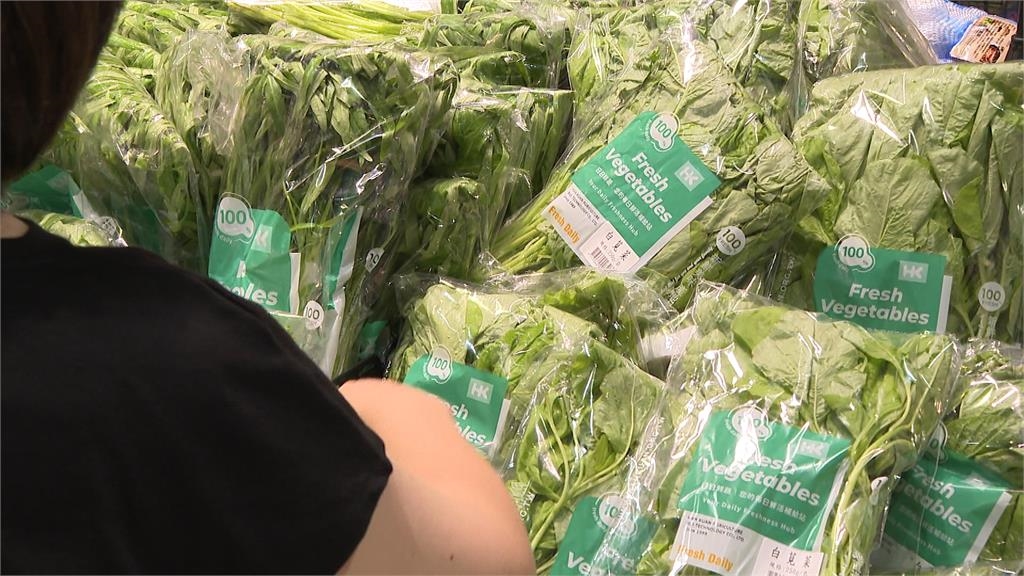 連日大雨！民眾週末逛賣場　搶買平價蔬菜、欣賞現切鮪魚秀
