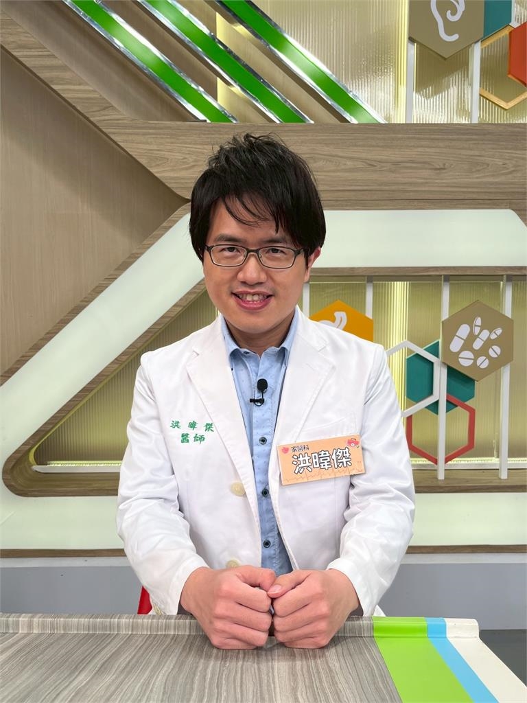 哈孝遠膝蓋積水抽300CC！8支針才抽完創醫師紀錄