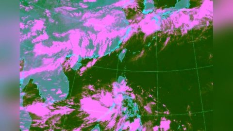 雙颱醞釀中！95W、96W恐接力生成　氣象署再發「9縣市」大雨特報