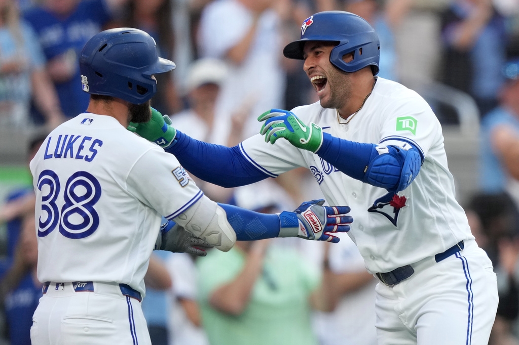 MLB(影)／最貴球星外野防守犯低級錯誤！讓藍鳥「春天哥」一口氣衝回本壘破蛋
