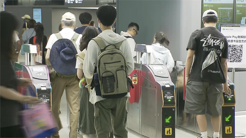 北捷無卡化!Apple Pay感應進站首日 3小時使用人數破5千