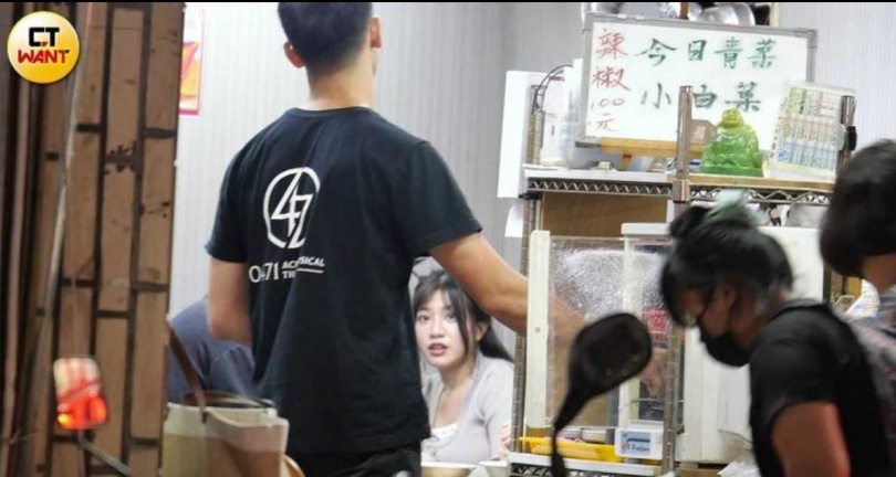 2024年初熊霓曾被本刊拍到一晚約會3名男子。（圖／本刊攝影組）