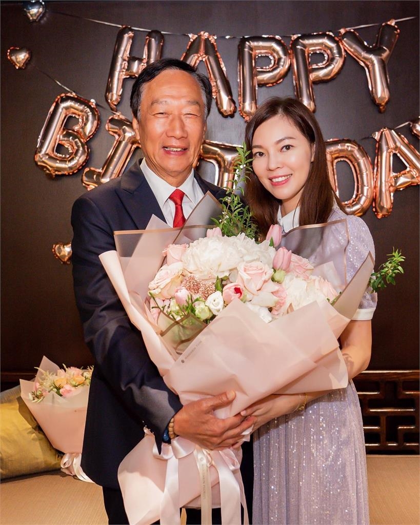 郭台銘爆密會女球友「曾馨瑩該離婚」？律師曝「婚前協議」網驚：最後1句太狠