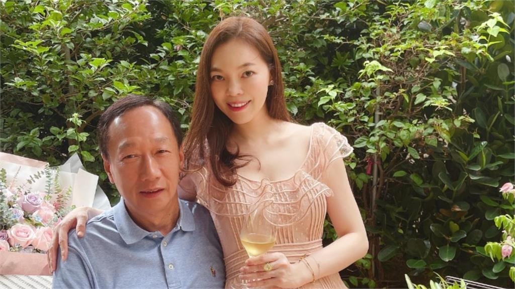身價千億郭台銘「遭爆密會女球友」!曾馨瑩「18年前1操作」離婚恐拿不到一毛錢
