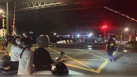 下班尖峰全亂了!內壢站轉轍器異常 平交道塞爆逾40列車誤點