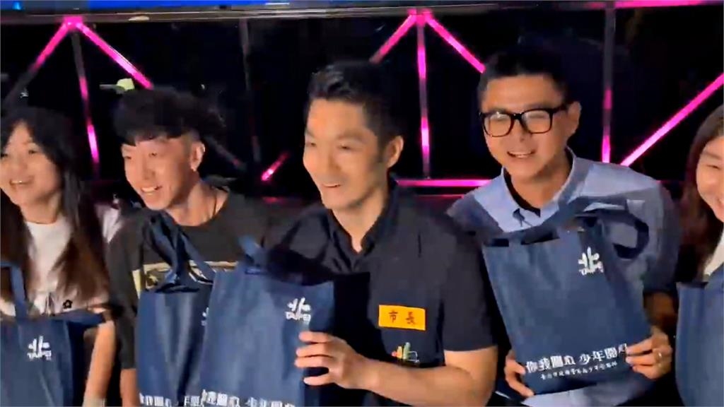 擾民? 蔣萬安帶隊稽查KTV 民眾怒:占用我們唱歌時間