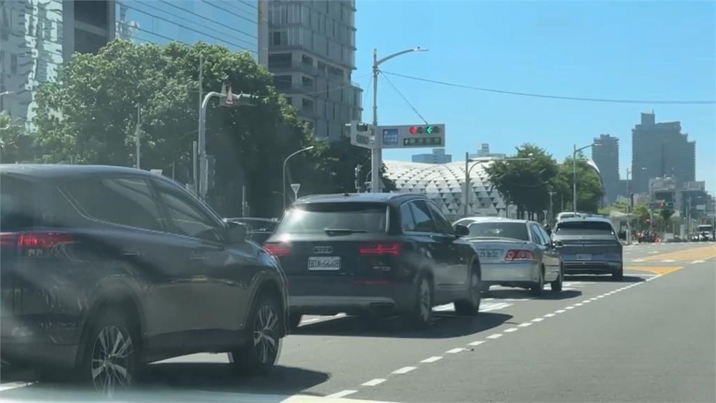 全台最大旗艦店！　美式大賣場亞灣區開幕人潮車潮擠爆