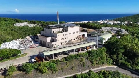 小琉球垃圾暴量堆成山 清運案流標15次公所失職?
