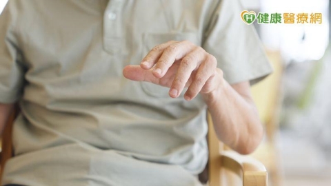 巴金森病藥效忽好忽壞?醫:這時機可評估深層腦部刺激術