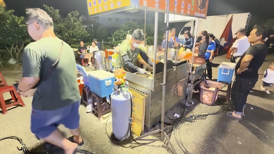 關西夜市牛排攤經營30多年 二代接棒傳承好味道