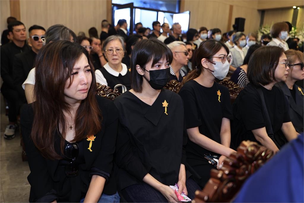 傅子純告別式大批藝人現身!76歲老父悲痛致謝
