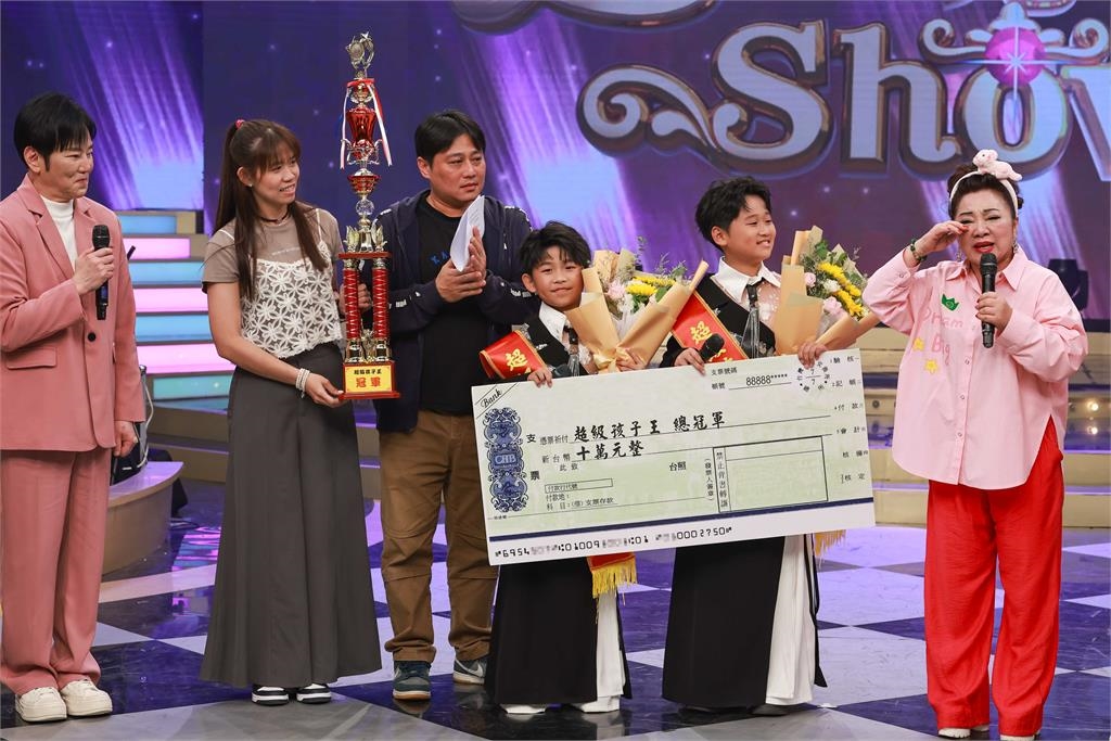 《超級冰冰Show》 王彩樺大方承認鼻子花了35萬！與秀蘭瑪雅合唱躲在合音老師旁