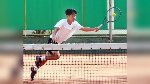 溫網/台灣小將好棒!18歲新秀陳冠守青少年賽首輪上演「驚天逆轉秀」晉級
