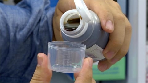 感冒藥水「喝越多好越快」?醫揭「15大喝法超NG」他險進ICU