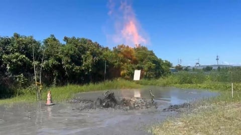壓力太大?強颱「巴威」強勢逼近 屏東萬丹泥火山先噴發了