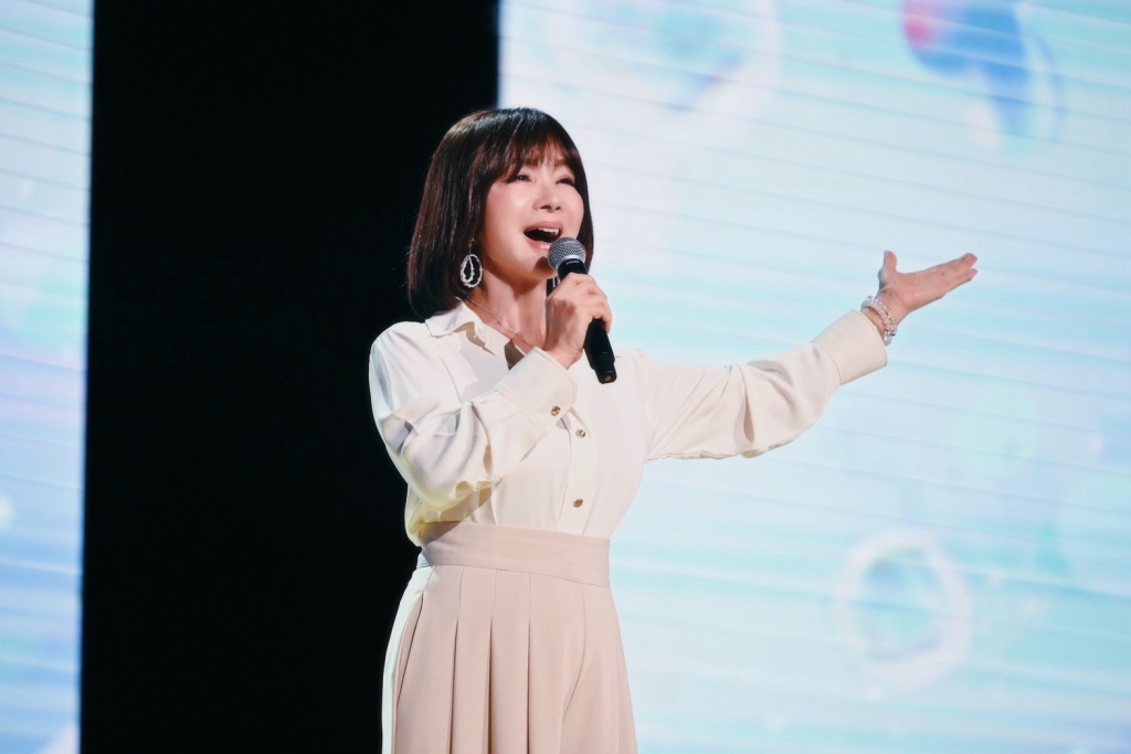 陳美鳳70歲曝生日願望!同台偶像男神「共許約定」 大方傳愛不藏了