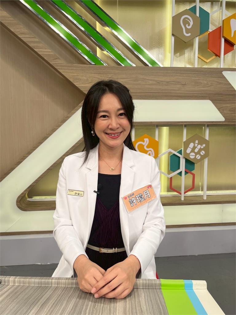 Terry半夜睡覺被老婆羅美玲打一拳!完全不敢回嘴
