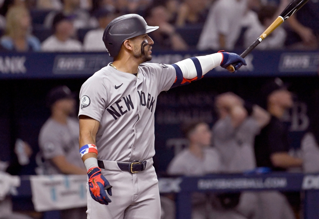 MLB(影)/面對老東家毫不手軟!卡巴耶羅雙響砲霸氣甩棒「拉弓射箭」嗨翻全場