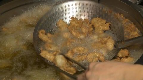 「毒沙拉油」風暴延燒!名醫揭「4致癌物」直攻DNA:用手碰也危險