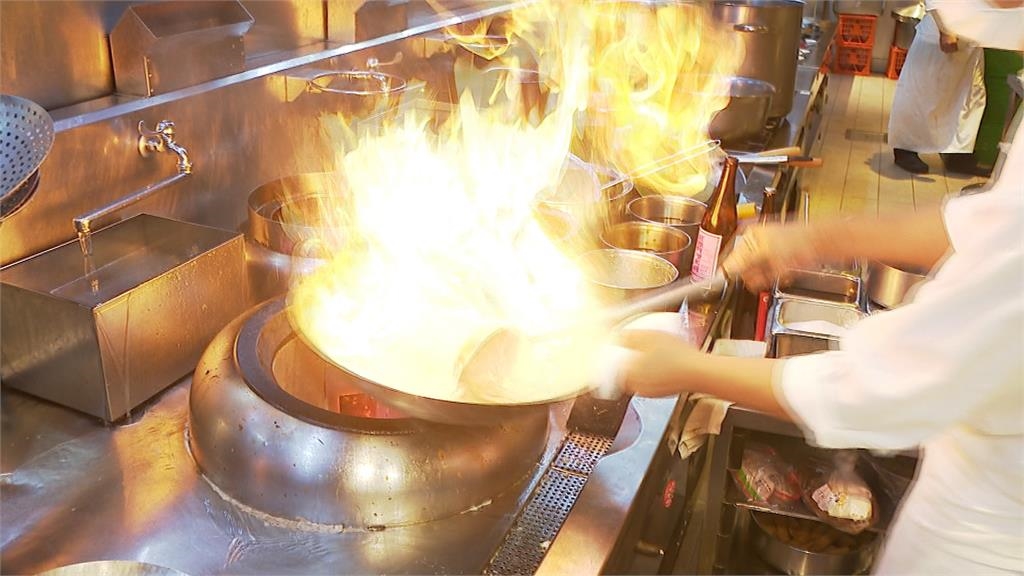 搶攻暑假親子客! 五星飯店端出台南排隊小吃