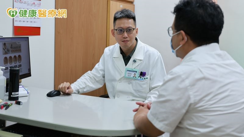 滑手機釀痔瘡危機？醫警告久坐風險與護菊密碼
